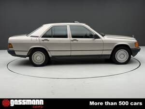 Bild 4/15 von Mercedes-Benz 190 E (1985)