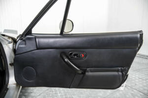 Immagine 33/50 di Mazda MX-5 1.6 (1995)
