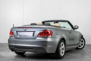 Immagine 44/50 di BMW 120i (2012)