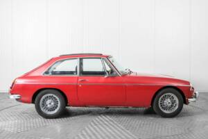 Image 10/50 of MG MGB GT (1967)