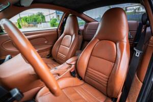 Image 31/63 of Porsche 911 Carrera 4S (2004)