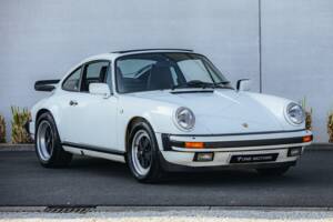 Bild 28/29 von Porsche 911 Carrera 3.2 (1989)