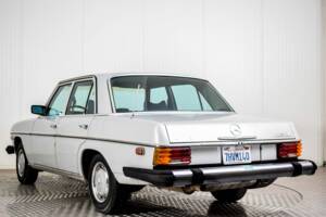 Afbeelding 14/50 van Mercedes-Benz 240 D (1976)