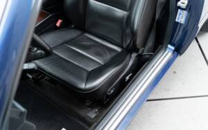 Image 27/45 of Mercedes-Benz E 220 (1995)