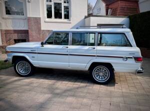 Image 2/50 of Jeep Wagoneer Brougham (1982)