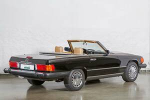 Image 9/20 of Mercedes-Benz 560 SL (1987)