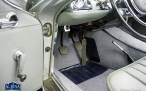 Image 28/49 of Mercedes-Benz 230 SL (1964)