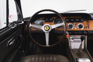 Image 79/100 of Ferrari 330 GT 2+2 (1965)