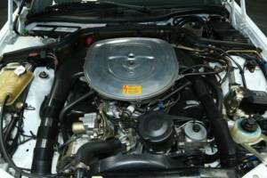 Bild 41/50 von Mercedes-Benz 560 SEC (1988)