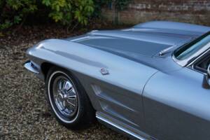 Immagine 27/50 di Chevrolet Corvette Sting Ray Convertible (1964)