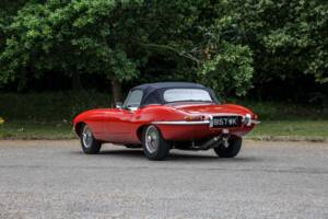 Image 19/41 de Jaguar E-Type 3.8 (1964)