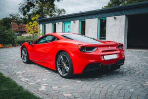 Image 14/56 of Ferrari 488 GTB (2020)