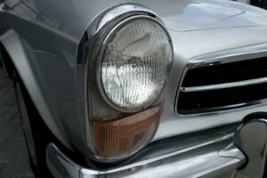 Image 18/36 of Mercedes-Benz 280 SL (1970)