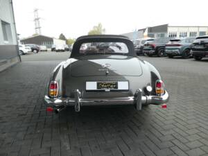 Image 5/26 of Mercedes-Benz 190 SL (1962)