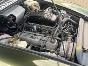 Bild 32/41 von MG RV8 (1994)