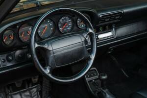 Obraz 24/50 pojazdu Porsche 911 Carrera 2 (1991)