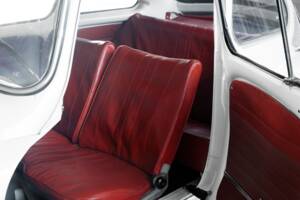 Image 30/48 of Subaru 360 (1970)