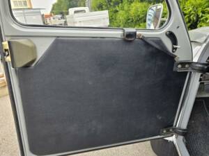 Image 21/31 of Citroën 2 CV 6 Club (1985)