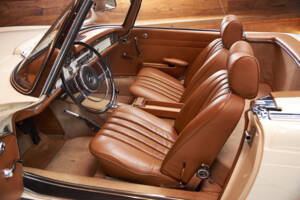 Image 32/55 of Mercedes-Benz 230 SL (1965)