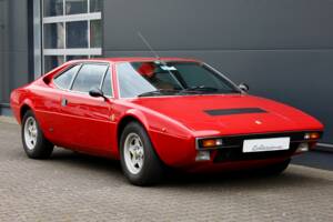 Image 3/25 of Ferrari Dino 308 GT4 (1975)