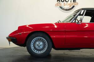 Image 12/50 of Alfa Romeo 1600 Spider (1972)