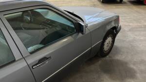 Bild 12/81 von Mercedes-Benz 250 TD (1992)