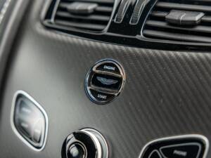 Image 24/65 de Aston Martin Vantage GT8 (2017)