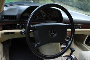 Image 34/70 of Mercedes-Benz 500 SE (1984)