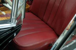 Image 36/50 of Mercedes-Benz 220 SE b (1963)