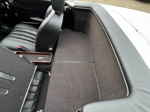 Image 32/100 of Mercedes-Benz 280 SL (1970)