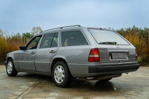 Imagen 14/50 de Mercedes-Benz 200 TE (1992)