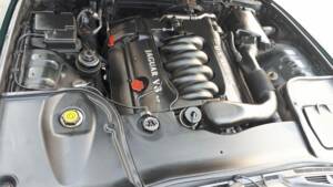 Image 6/11 of Jaguar XJ 8 4.0 Executive (1998)