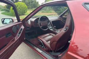 Image 14/32 of Porsche 928 S (1988)