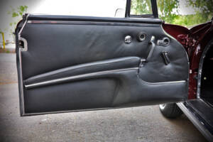 Immagine 32/71 di Mercedes-Benz 220 SE b (1961)