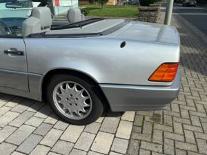Bild 4/8 von Mercedes-Benz 300 SL-24 (1992)