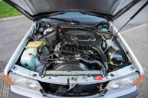 Bild 21/29 von Mercedes-Benz 190 E 2.0 (1992)