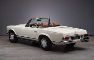 Image 15/41 of Mercedes-Benz 280 SL (1969)