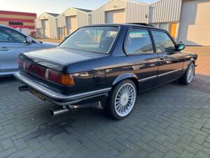Image 4/28 of BMW 323i (1982)