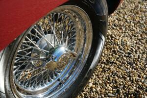 Image 12/50 de Jaguar E-Type (1968)