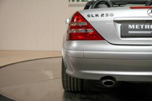 Image 16/50 of Mercedes-Benz SLK 230 Kompressor (2001)