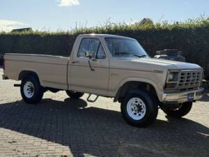 Image 3/22 of Ford F-250 (1983)