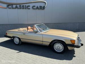 Immagine 6/41 di Mercedes-Benz 560 SL (1986)