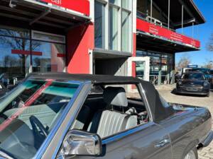 Bild 19/21 von Mercedes-Benz 380 SL (1984)