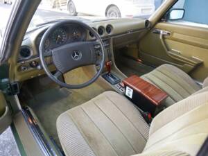 Afbeelding 15/41 van Mercedes-Benz 280 SLC (1977)