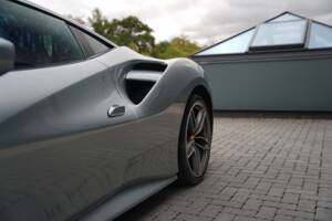 Image 46/50 of Ferrari 488 GTB (2017)
