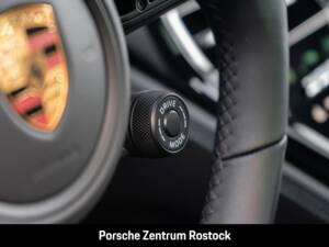 Obraz 17/33 pojazdu Porsche Panamera GTS (1900)