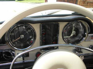 Immagine 17/40 di Mercedes-Benz 280 SL (1969)