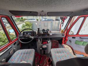 Immagine 6/29 di Mercedes-Benz T1 310 (1993)