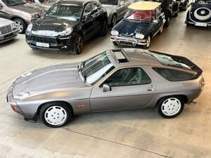 Afbeelding 2/59 van Porsche 928 S (1985)