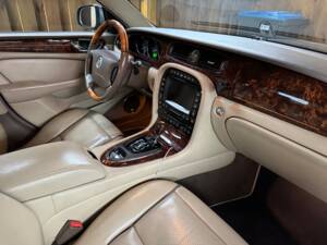 Bild 6/9 von Jaguar XJ 8 4.2 (2008)
